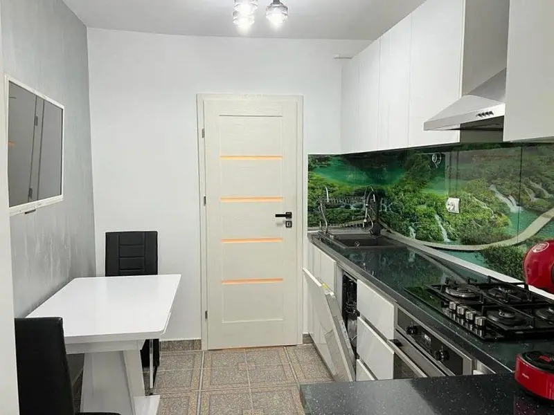 Apartament cu 3 camere, mobilat si utilat, etaj 1 -zona Tiglina 3