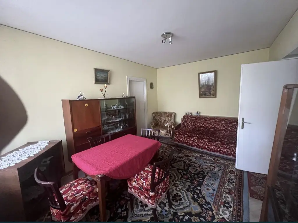 Apartament 2 camere zona Tomis1, etaj 1, zona foarte linistita