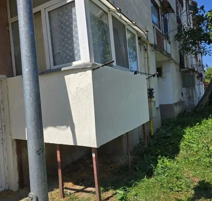 BRASADAS vinde garsoniera la Parter pe Ostrovului.