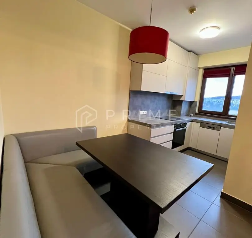 Apartament duplex modern de închiriat, complet mobilat, 4 camere
