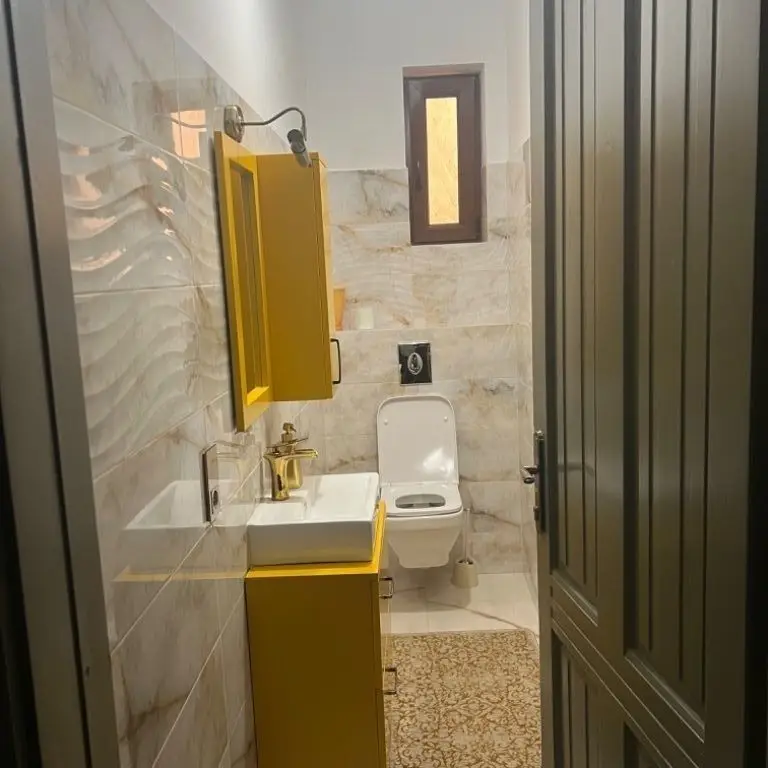 BRASADAS vinde casa cu 3 dormitoare in zona Titulescu.