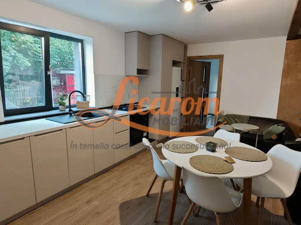Apartament tip Casa 4 camere strada Carpatilor,totul nou.