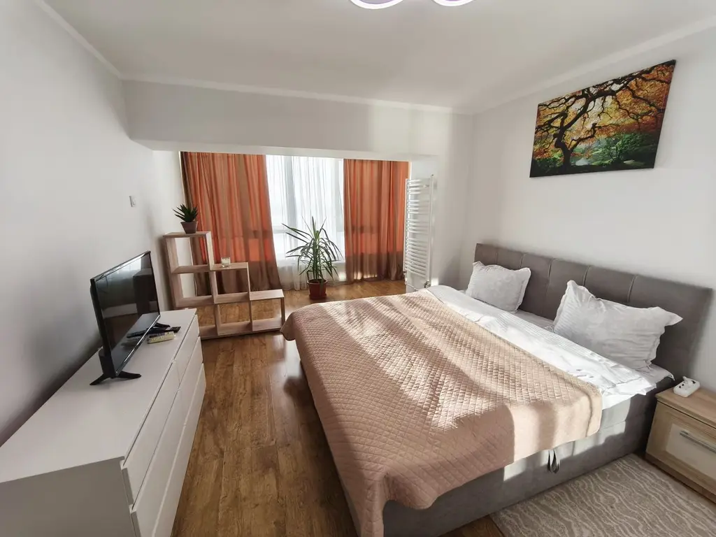 De vanzare apartament cu 3 camere , etaj 8/9 , Faleza, 165.000 euro