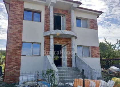 Casa individuala, teren 700 mp, semifinisata, Dezmir zona str Closca