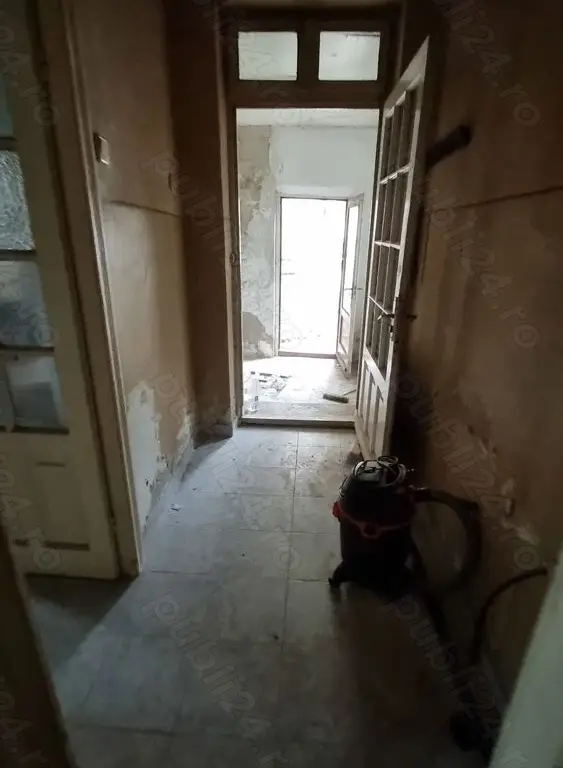 Ag BRASADAS vinde casă cu 2 apart. Calea Călărașilor Coposu.