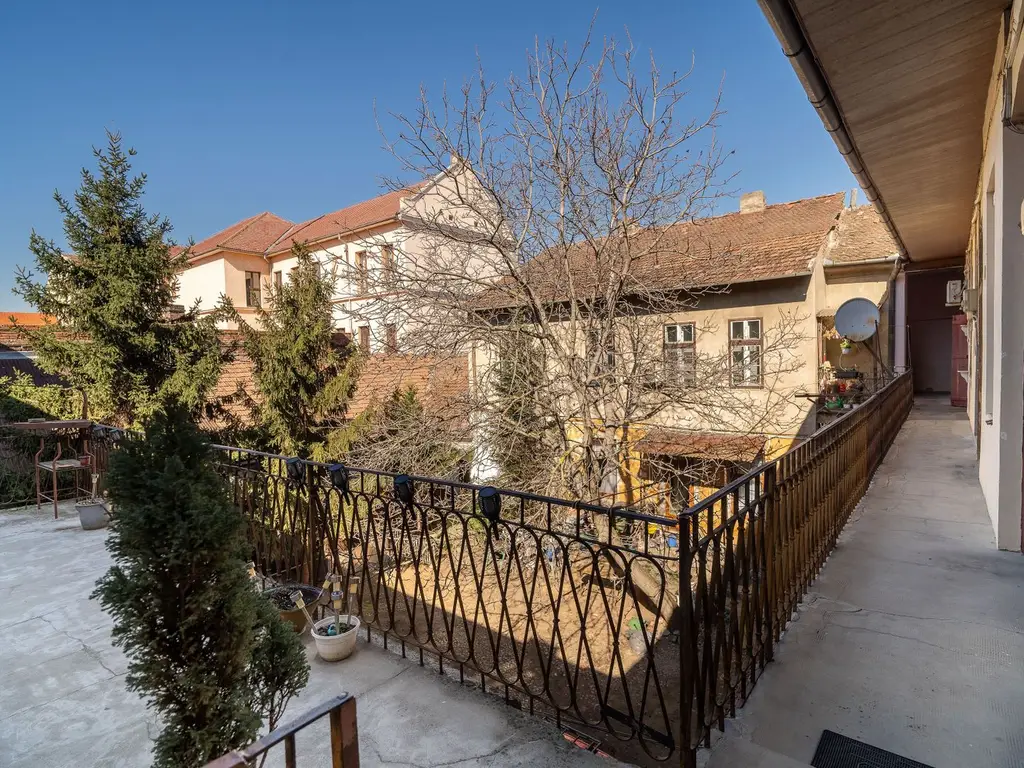 Apartament 4 cam, ultracentral, 170 mp. 289.000 E neg. Comision 0