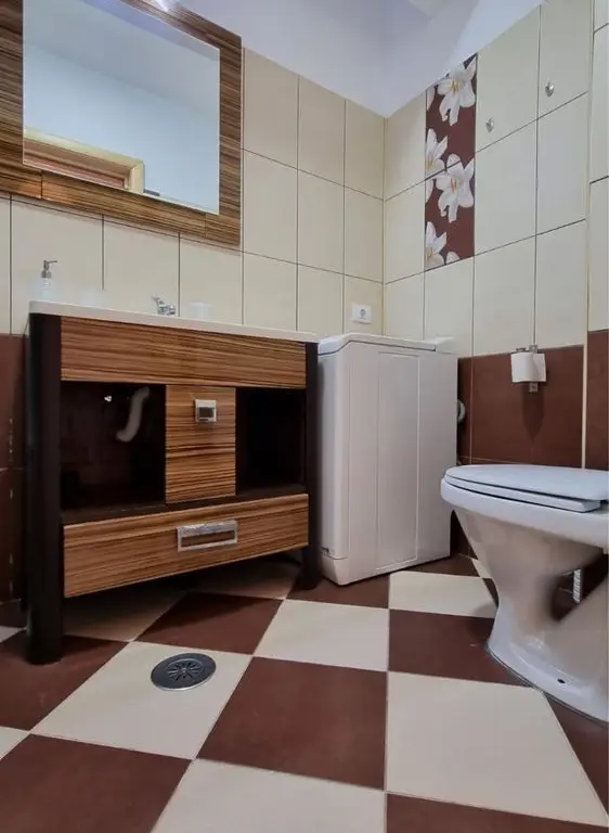 Vand apartament 2 camere Mamaia