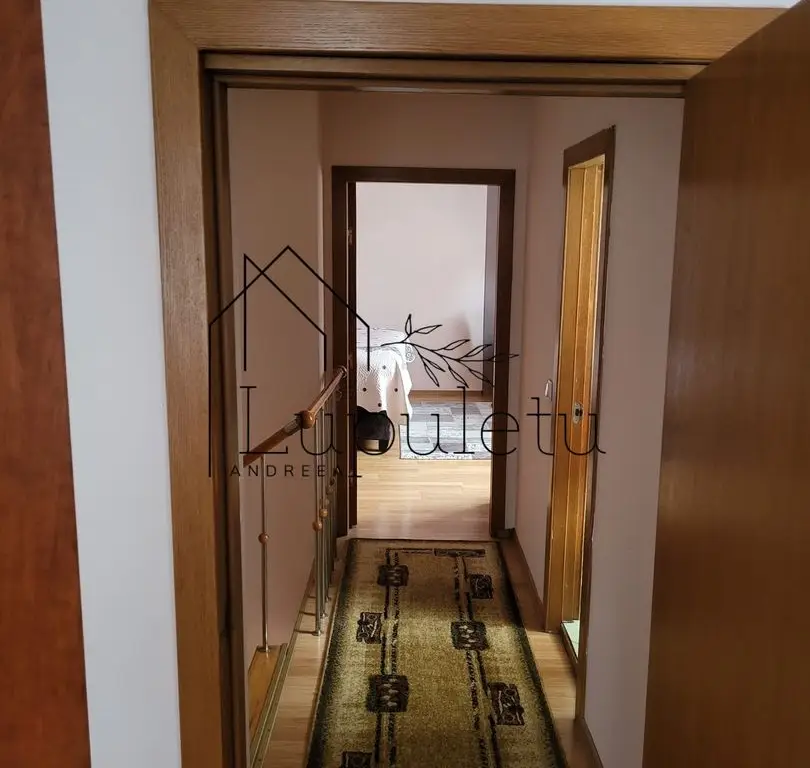 Casă de Vânzare | Piscină Interioară | Spațiu de Relaxare