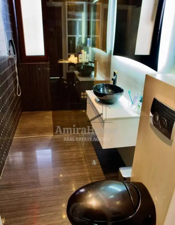Apartament 3 camere tip Penthouse, 80 mp, 30 mp terasa, boxa, 2 parcari, Marasti