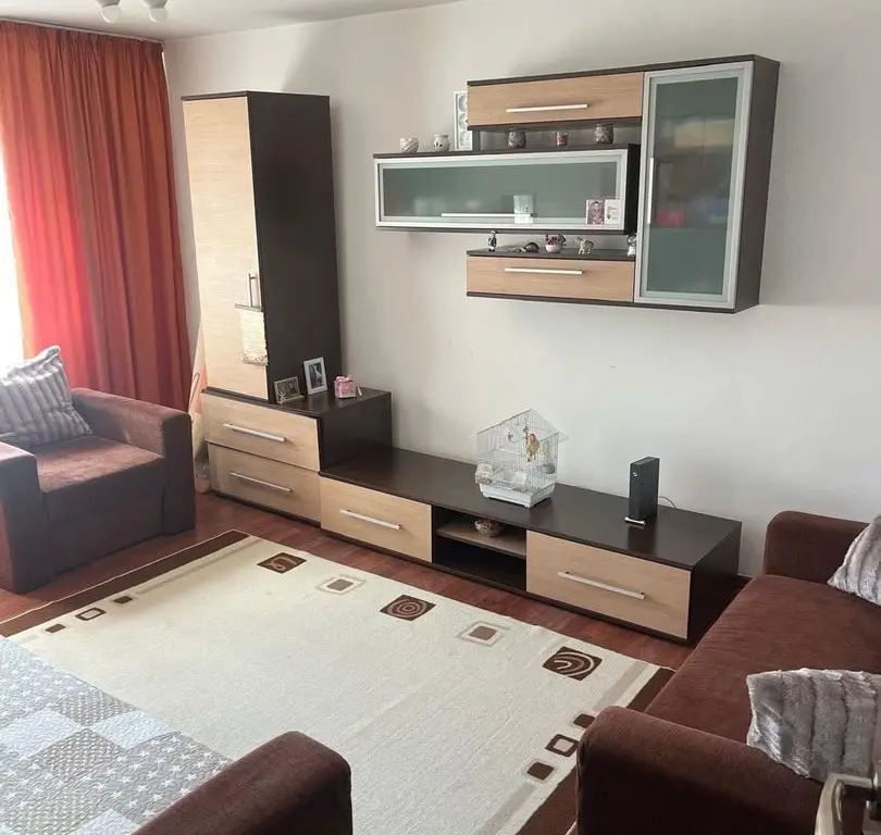 Apartament 2 camere de închiriat | Etaj 1 | Balcon | Centrală proprie