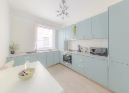 Apartament 3 camere, ultracentral, Oradea. 287 000 E. Comision 0
