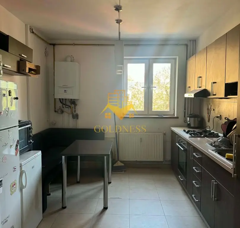 2 camere, decomandate, Central str. Republicii, Zona UMF, Motilor