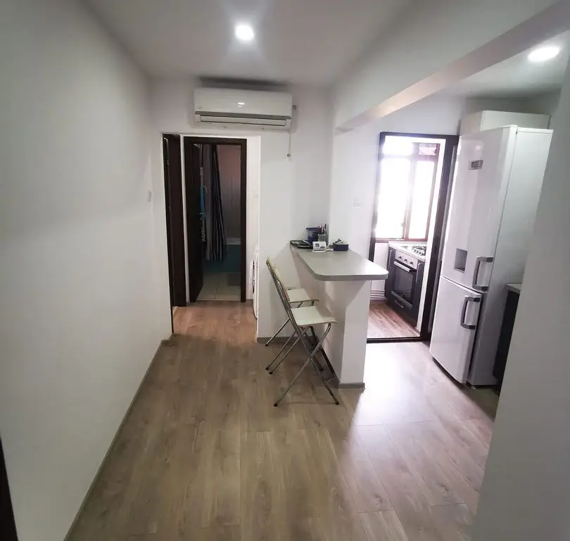 De vanzare apartament 3 camere, micro 39, 76.000 euro negociabil
