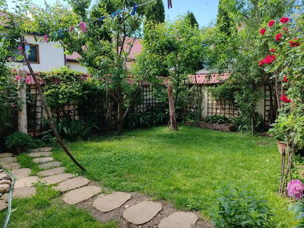 BRASADAS vinde casa 6 cam în zona Titulescu.