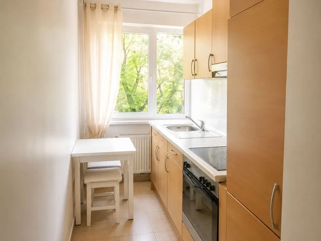 Apartament cochet cu 2 camere, situat la etajul 1 (Zona Dacia)