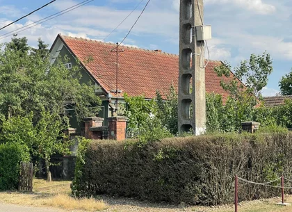 Vindem casă tradițională in sat Sabolciu,central, 4500 mp- 76.000 euro