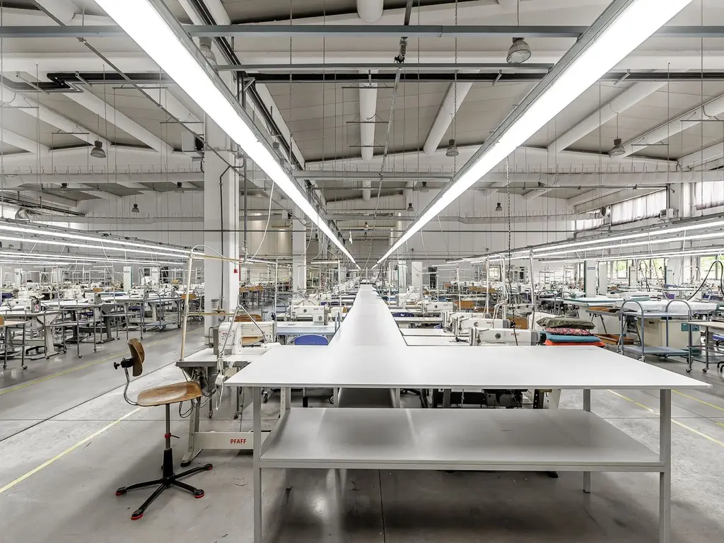 Oportunitate: Hală de producție și depozitare cu birouri în Arad