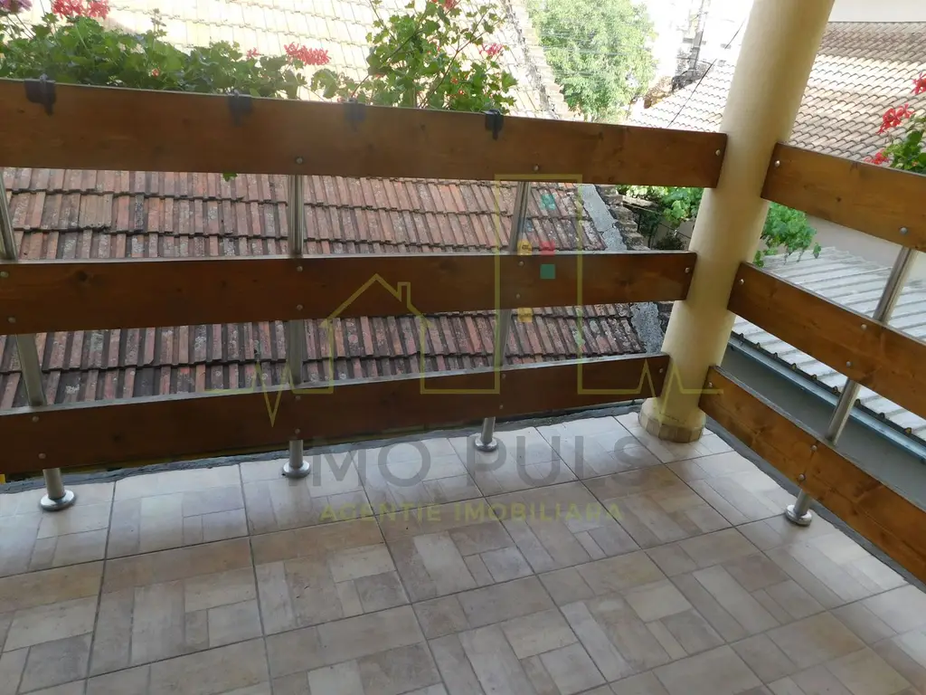 Casa individuala in oras. Mobilata si Utilata.Panouri solare