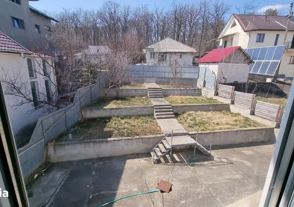 Chirie sau Vânzare - Vila Mare 3 Apartamente + Buncăr – Privat Afacere