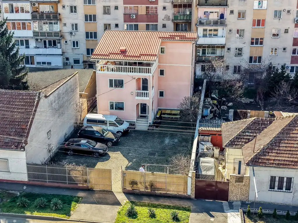 Casă spațioasă în mijlocul orasului, Str. Constantin Brâncuși