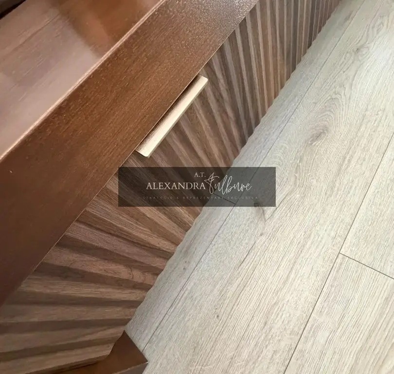 Apartament 3 camere, curte, boxa, parcare, Sub Cetate
