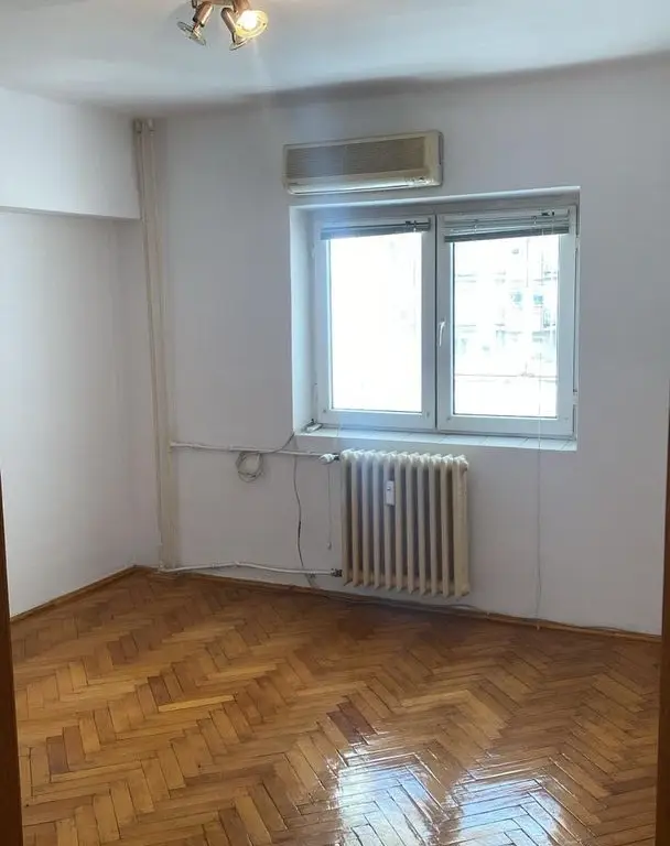 Apartament de vanzare 3 camere Bd Octavian Goga- zona Unirii