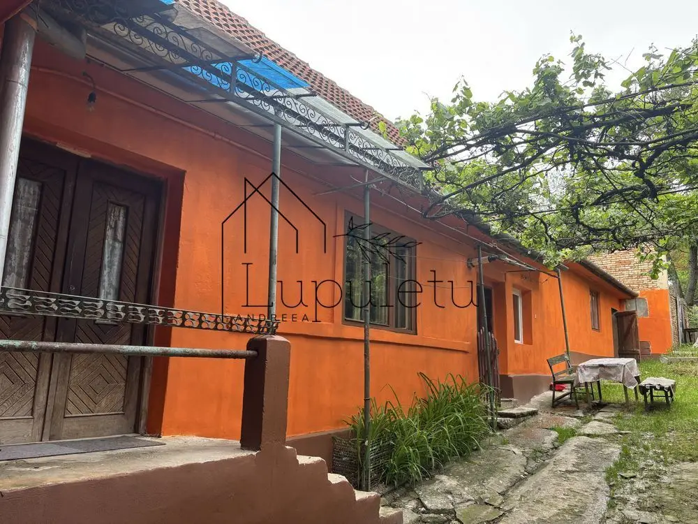 Casă de Vânzare în Bungard | 150 MPU | 2 Corpuri de Clădire