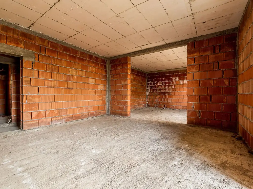 Casă finisată + casă în construcție, la același preț!