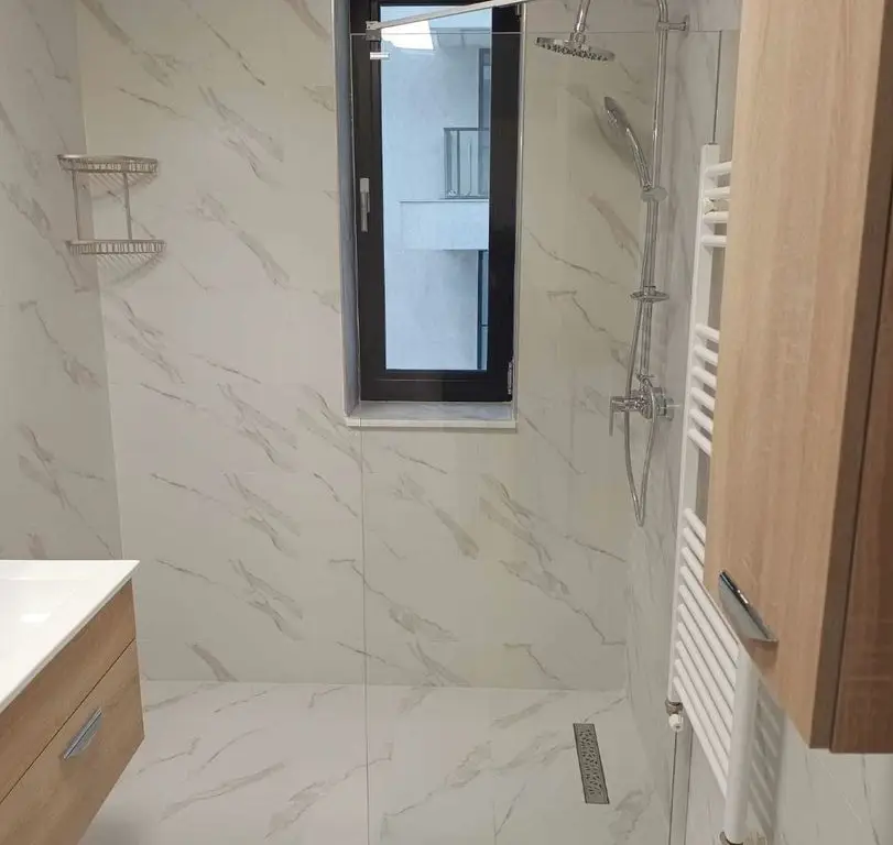 2 apartamente de vanzare