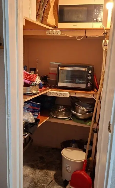 BRASADAS vinde ap 2 cam etaj 2 pe Botizului.