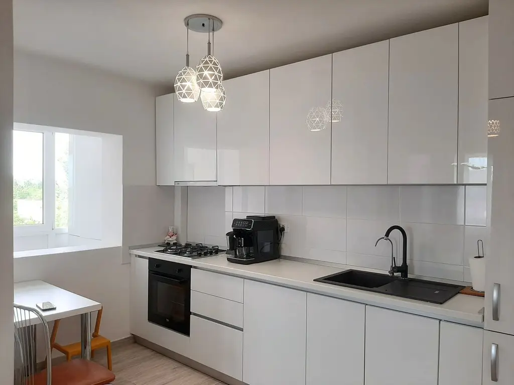 APARTAMENT CARE ÎȚI DĂ SENZAȚIA DE ACASĂ DIN PRIMA SECUNDĂ