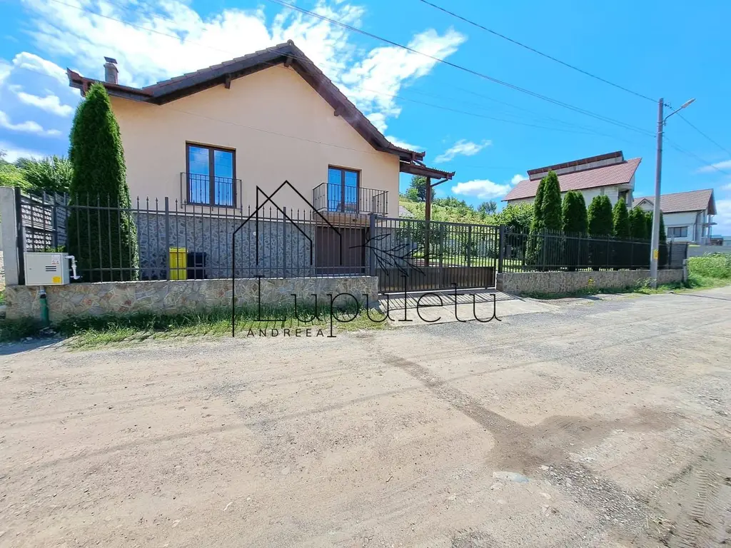 Casa de Vanzare | Individuala | 5 Camere |  184 MPU | Sura Mare