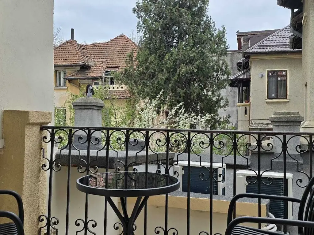 Inchiriez 2 camere, zona Vasile Lascar - Dacia