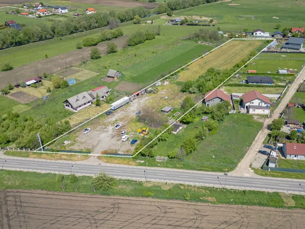 Teren intravilan Bod | Front 46 m la Asfalt | Utilități pe/lângă Teren