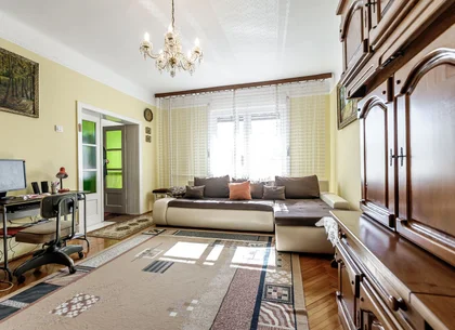 Preț NOU! Casa P+2 în zona centrală Chișineu-Criș