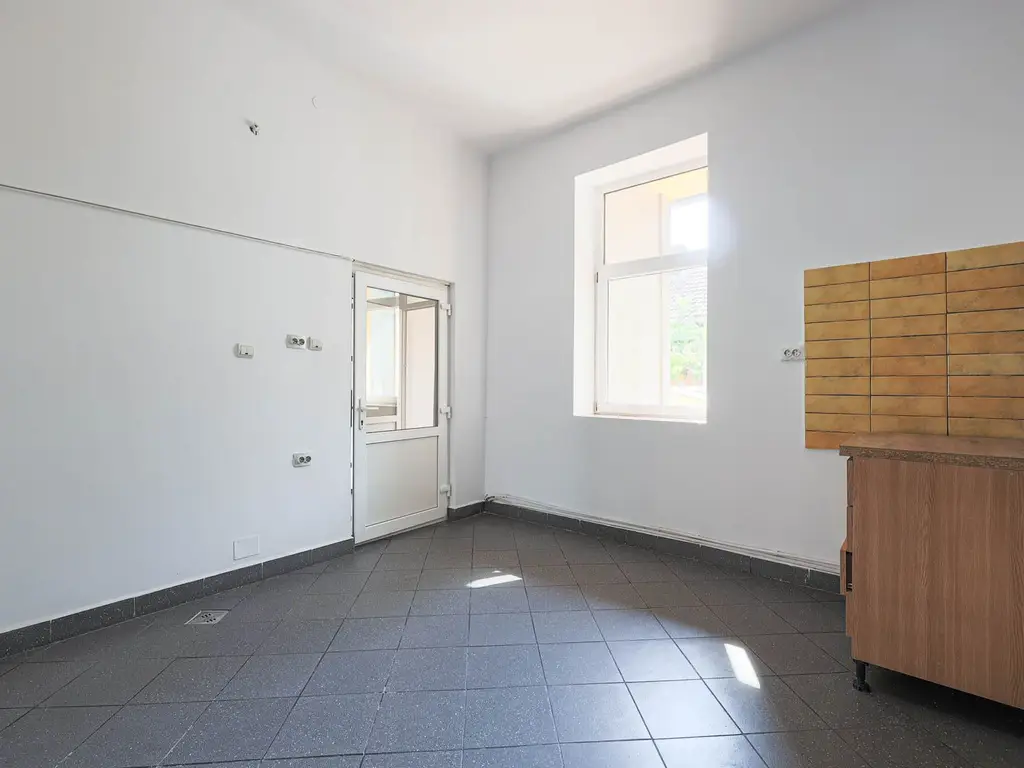 Spațiu comercial de vânzare în zona Centrală, str Șaguna, Arad