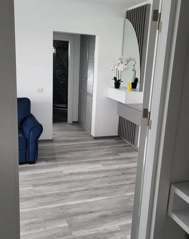 De inchiriat apartament cu 2 camere la Papadie, etaj 3, renovat, 550 E