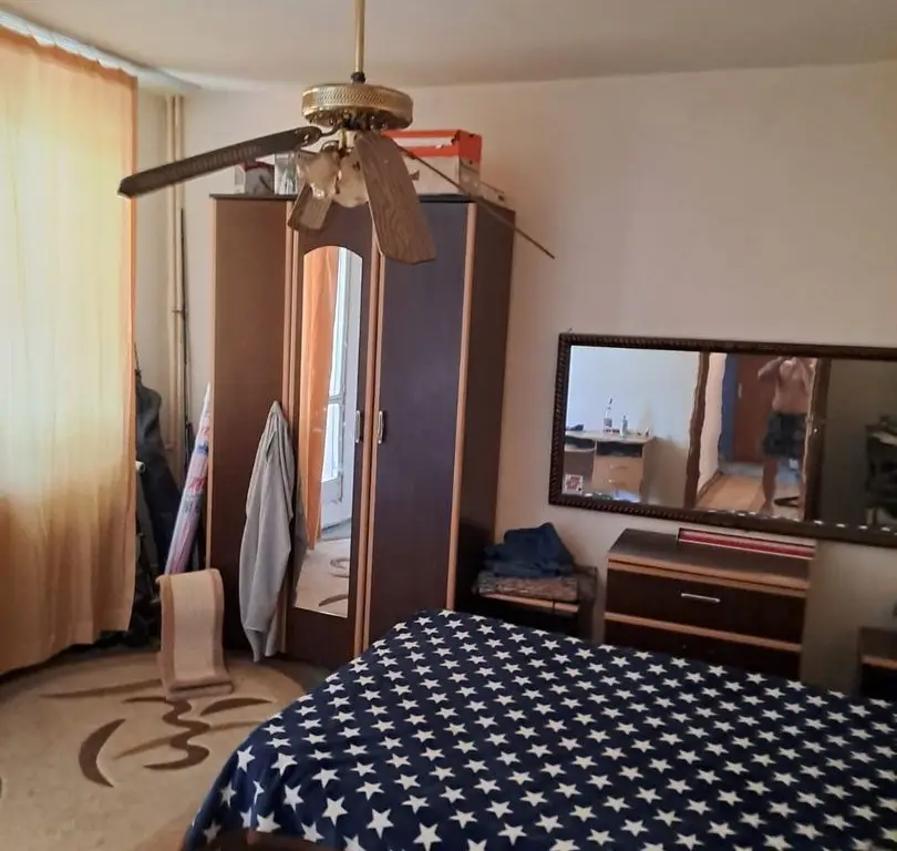 Vand ap 4 decomandat Sector 4 Straja -Drumul Gazarului-Bd. Brancoveanu
