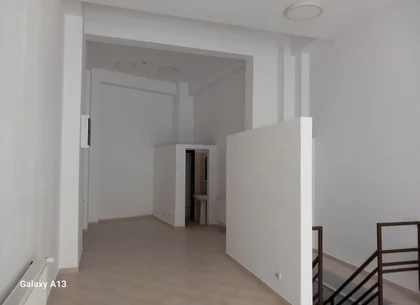BRASADAS închiriază spatiu comercial RENOVAT Lipscani 120mp.