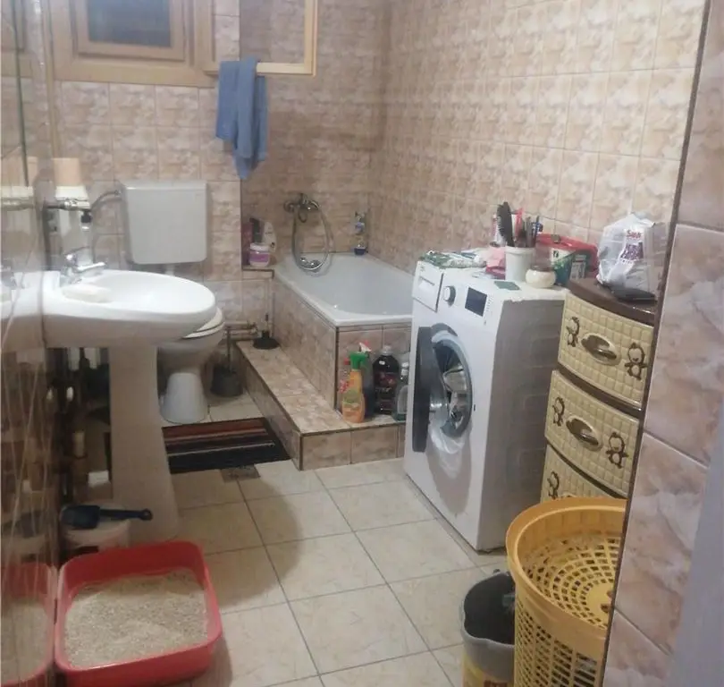 BRASADAS vinde casa din cărămidă cu 2 cam. zona Baritiu.