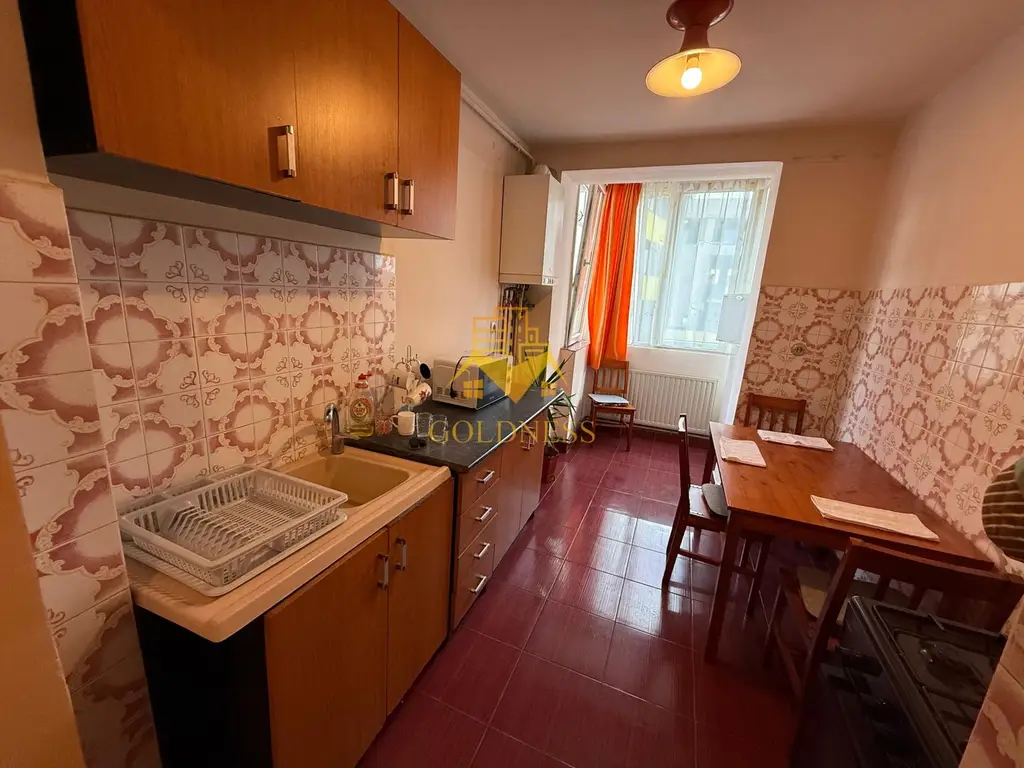 3 camere decomandate, balcon, Centru Piata Abator, Parcul Feroviarilor