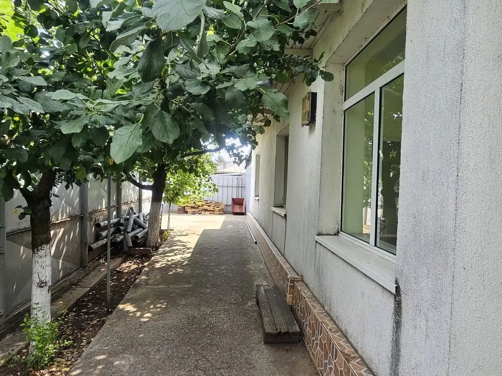 Casa la sol cu teren 1055 mp si livada - Vanatori, Galati