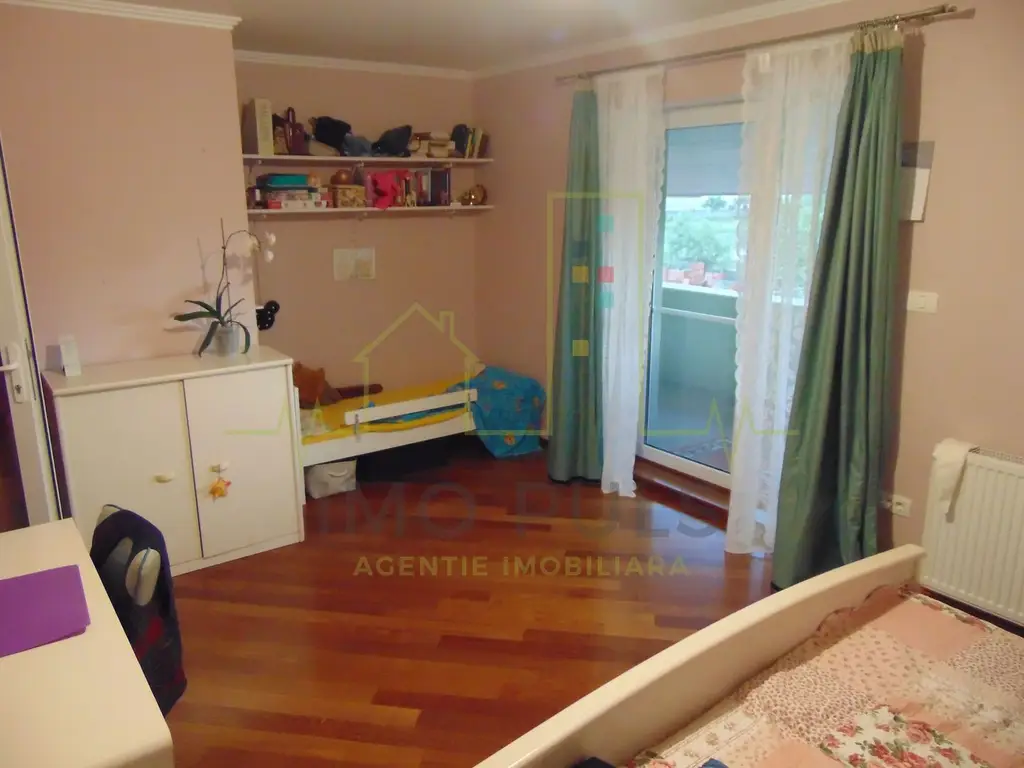 Casa individuala. 5 dormitoare