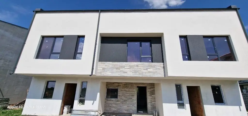 Vile Otopeni-triplex: 110 mp utili + 100 mp gradina- comison 0