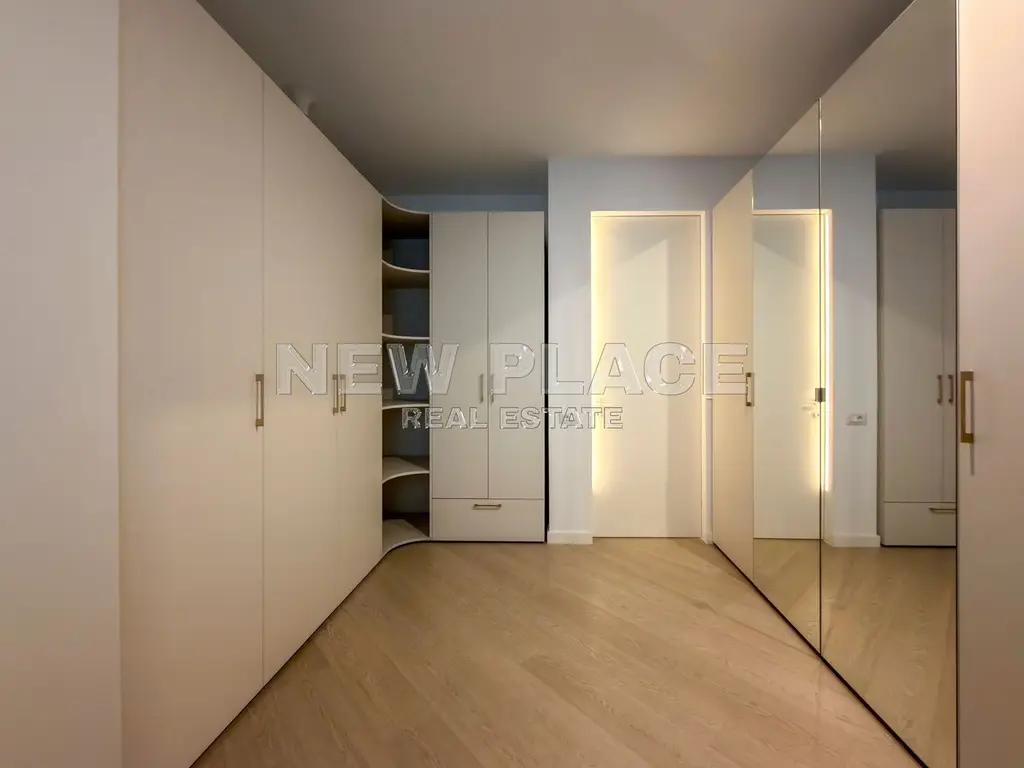 [VIDEO] CORTINA NORTH | Bucatarie inchisa | 1,100 Eur+TVA|Terasa 30 mp