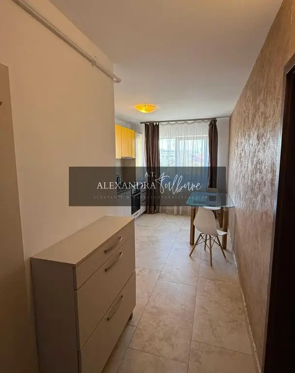 Apartament 2 camere decomandate, balcon, etaj intermediar, parcare