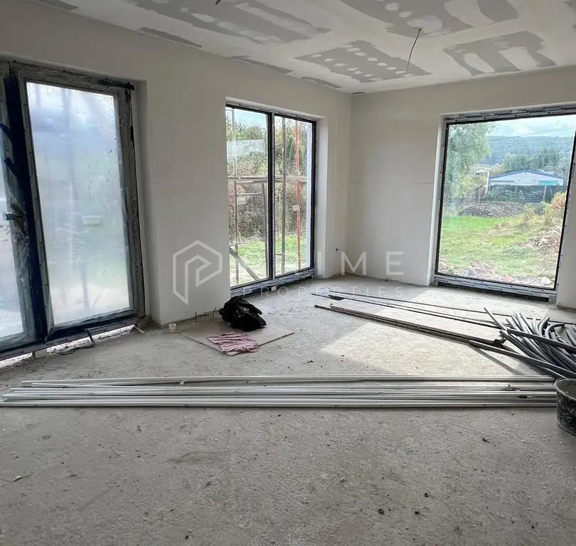 Casă nouă tip duplex izolat fonic în Livezeni