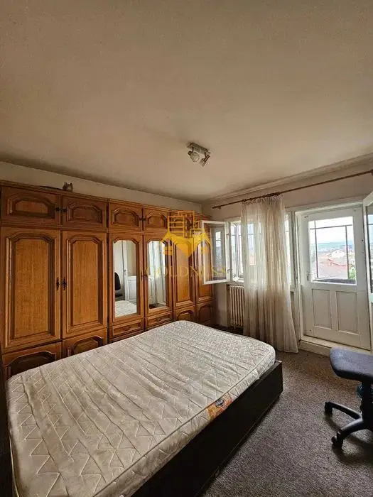 3 camere decomandate, balcon, parcare, Intre lacuri, Mol, FSEGA