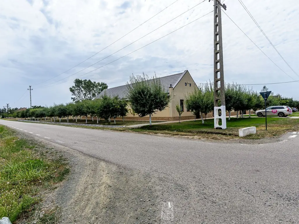 Rezervat Proprietate de vis cu teren 2880 mp și facilități PREMIUM