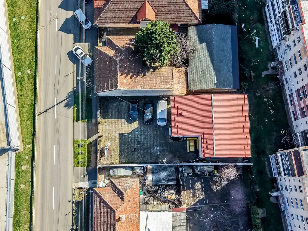 Casă spațioasă în mijlocul orasului, Str. Constantin Brâncuși